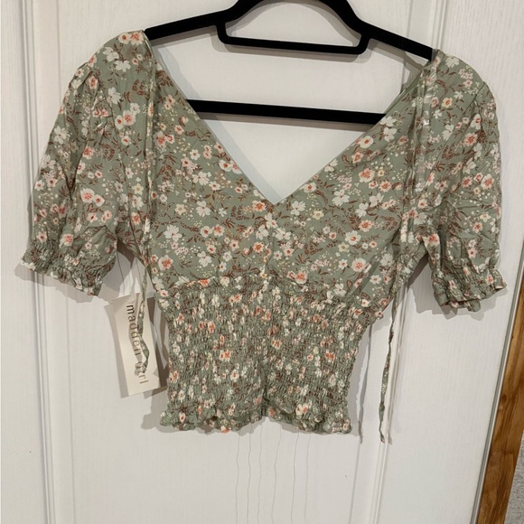 Madden Girl Sage Floral Puff Sleeve Blouse - Picture 3 of 3